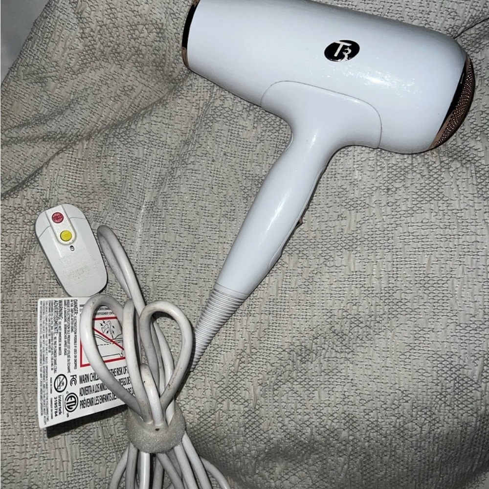 T3 White Hair Dryer